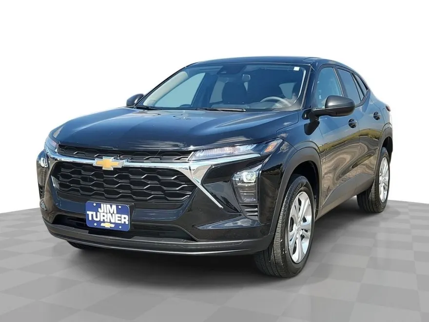 2024 Chevrolet Trax LS photo 1