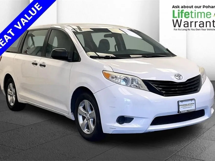 2015 Toyota Sienna L photo 1