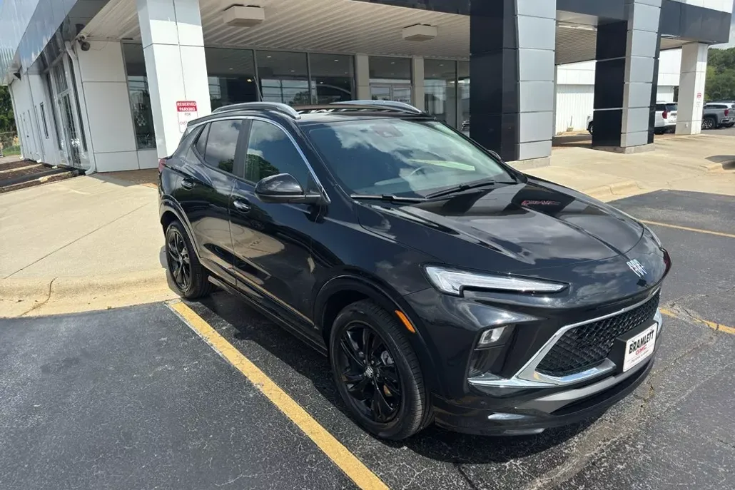 2024 Buick Encore GX Sport Touring photo 1