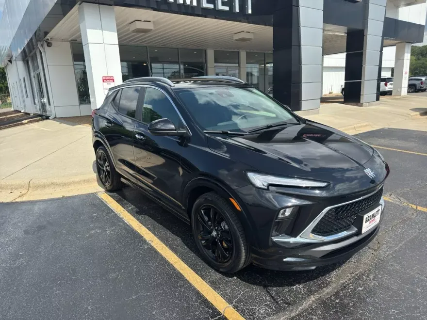 2024 Buick Encore GX Sport Touring photo 1