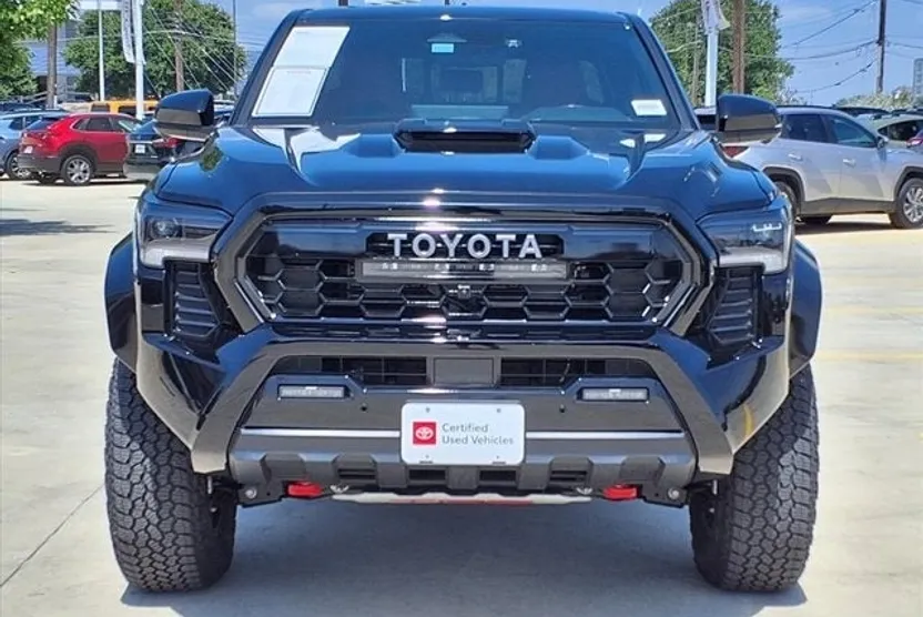 2025 Toyota Tacoma 4x4 TRD Pro photo 1