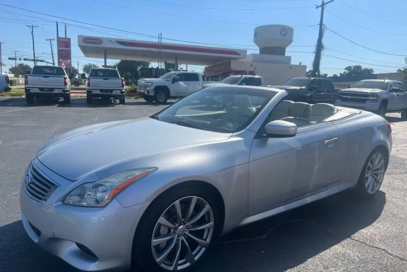2009 Infiniti G37 Convertible photo 1
