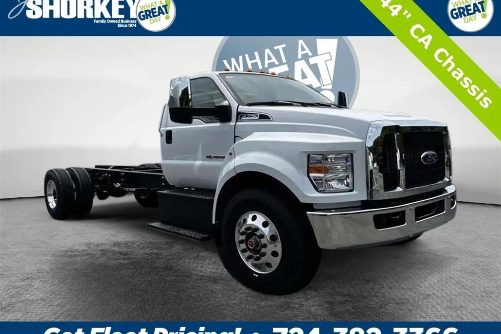 2025 Ford F-750 photo 1