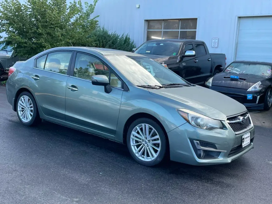 2015 Subaru Impreza 2.0i Limited photo 1
