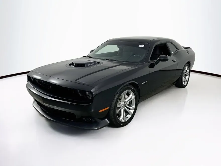 2022 Dodge Challenger R/T photo 1