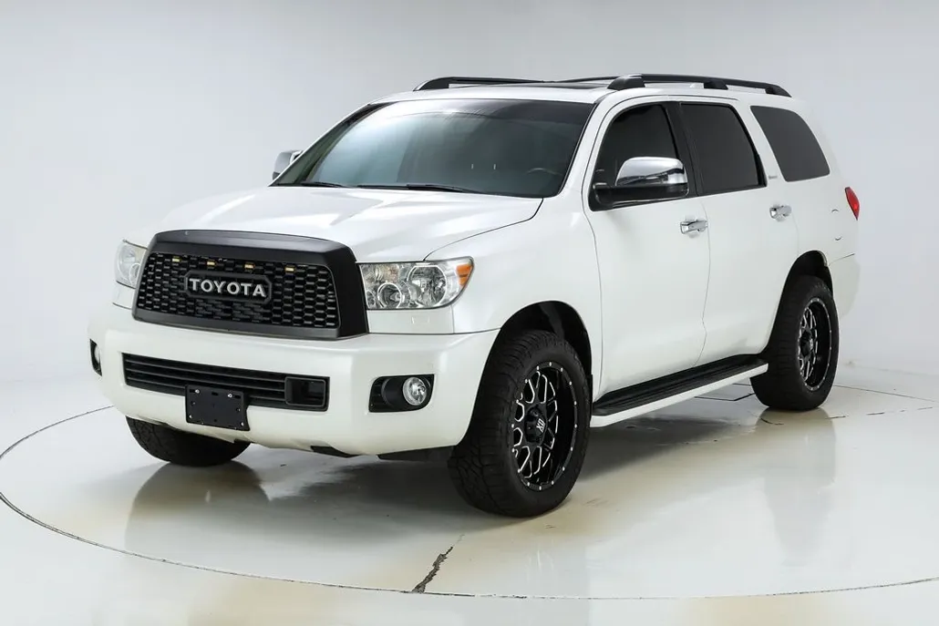 2016 Toyota Sequoia Platinum photo 1