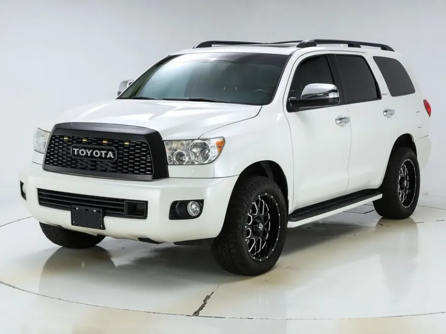 2016 Toyota Sequoia Platinum photo 1