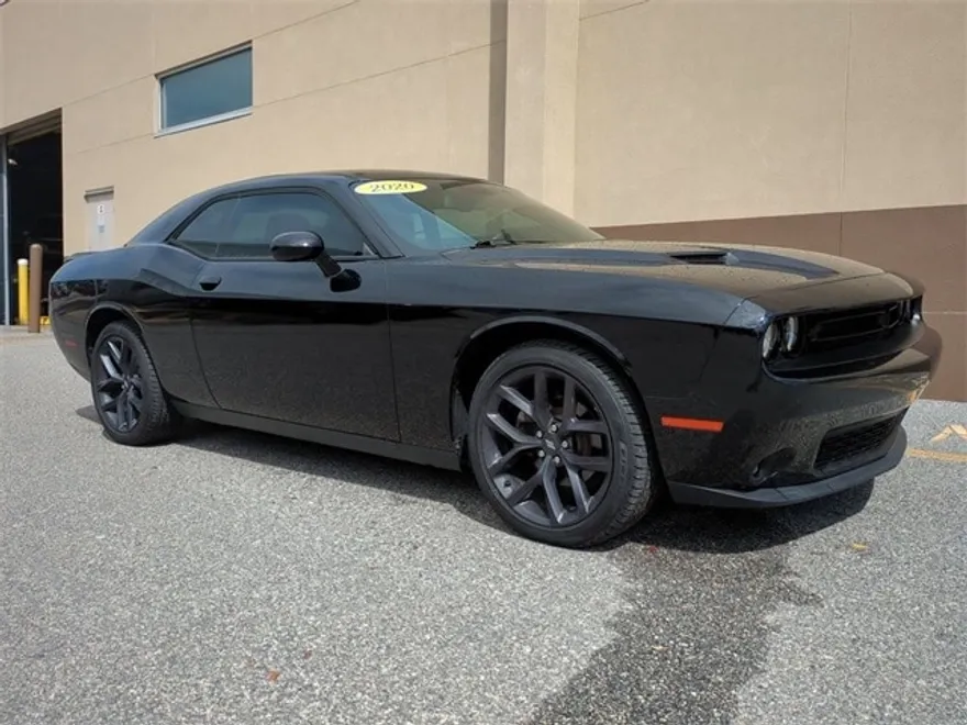 2020 Dodge Challenger SXT photo 1
