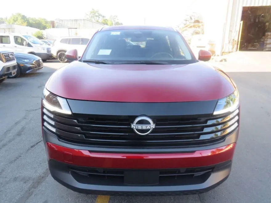 2025 Nissan Kicks SV photo 1