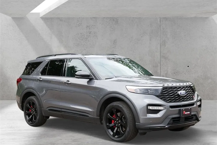 2023 Ford Explorer ST photo 1