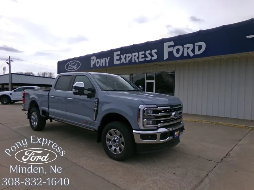 2025 Ford F-350 Lariat photo 1