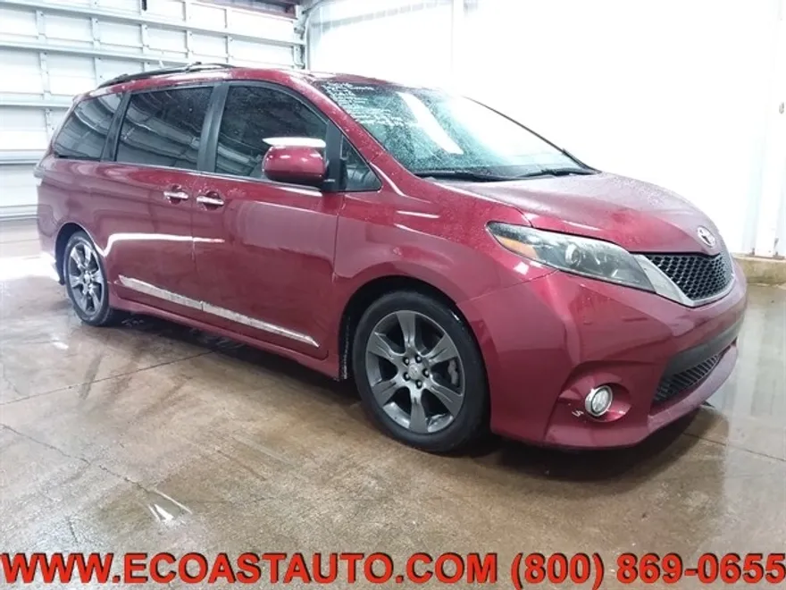 2016 Toyota Sienna SE photo 1