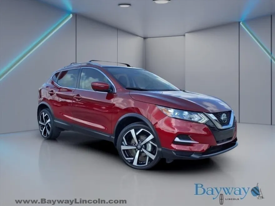 2022 Nissan Rogue Sport SL photo 1