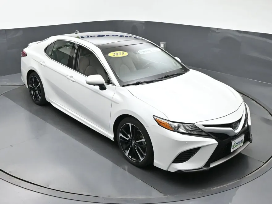 2018 Toyota Camry XSE photo 1