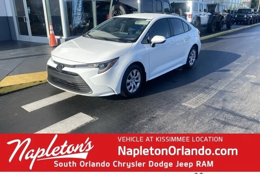 2024 Toyota Corolla LE photo 1