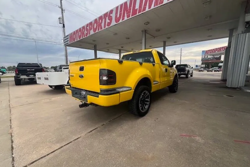 2004 Ford F-150 STX photo 1