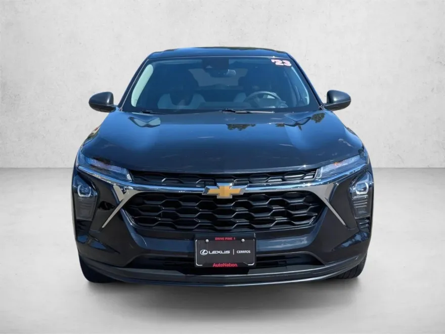 2024 Chevrolet Trax LS photo 1