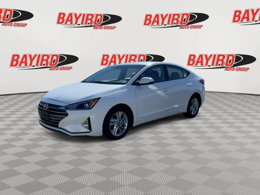 2020 Hyundai Elantra SEL photo 1