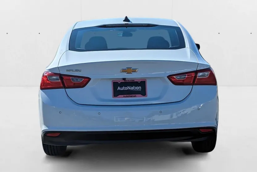 2025 Chevrolet Malibu LS photo 1
