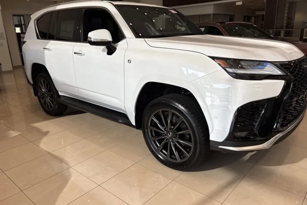 2025 Lexus LX F SPORT Handling photo 1