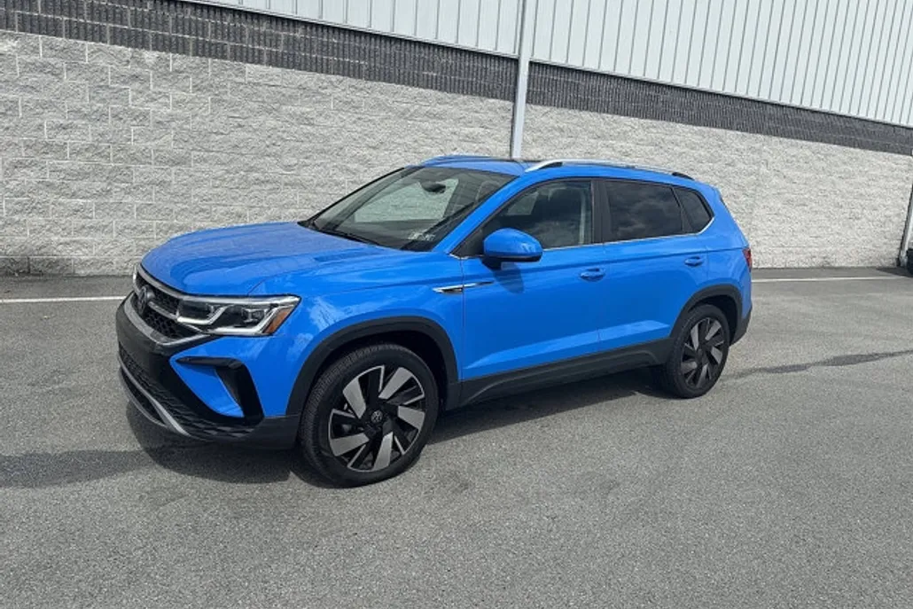 2024 Volkswagen Taos SEL photo 1
