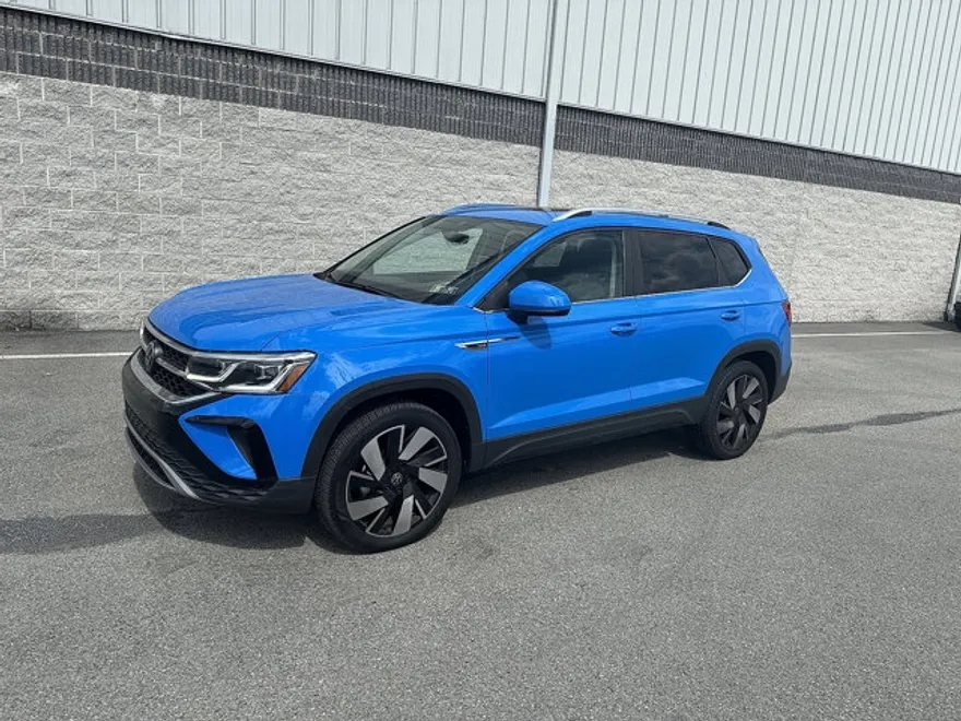 2024 Volkswagen Taos SEL photo 1