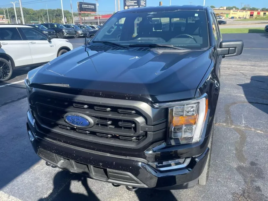 2023 Ford F-150 XLT photo 1