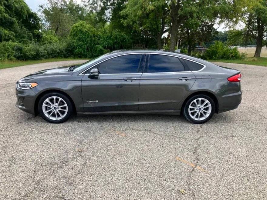2019 Ford Fusion Hybrid SEL photo 1