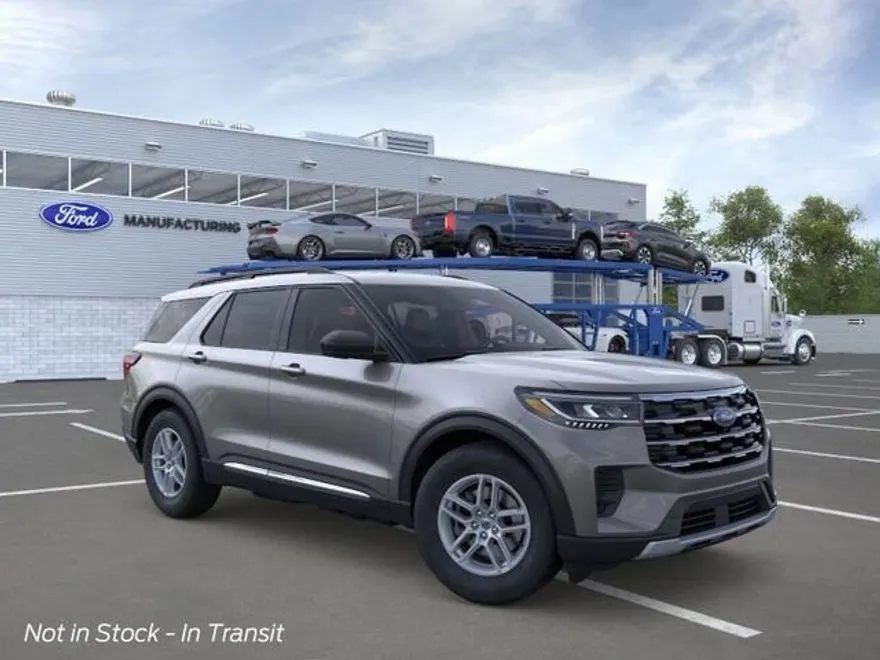 2025 Ford Explorer photo 1