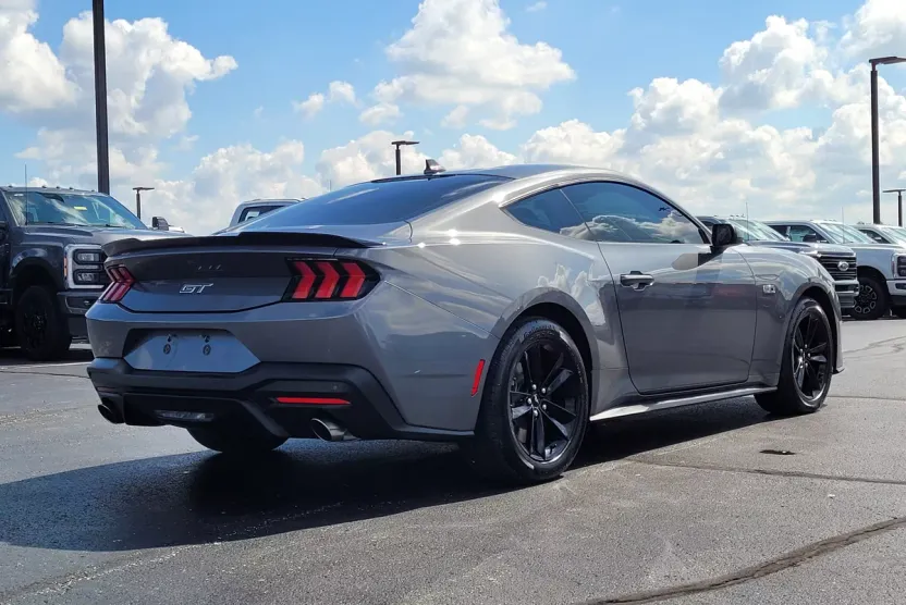 2025 Ford Mustang GT photo 1