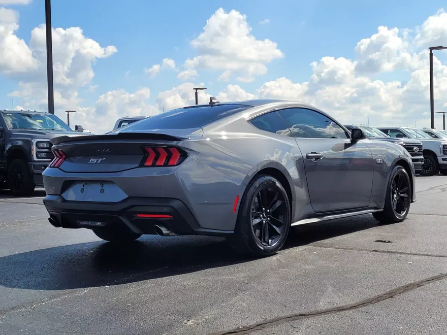 2025 Ford Mustang GT photo 1