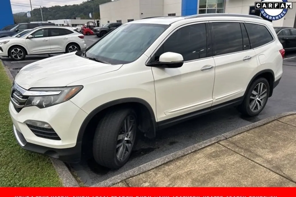 2017 Honda Pilot Touring photo 1