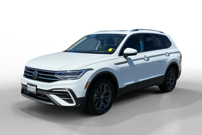 2022 Volkswagen Tiguan SE photo 1