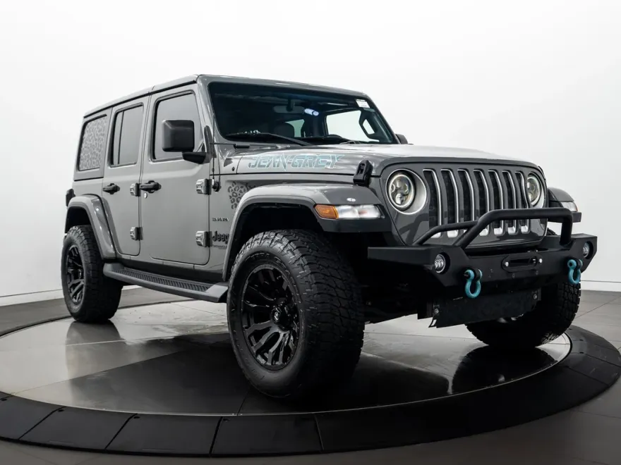 2018 Jeep Wrangler Unlimited Sahara photo 1