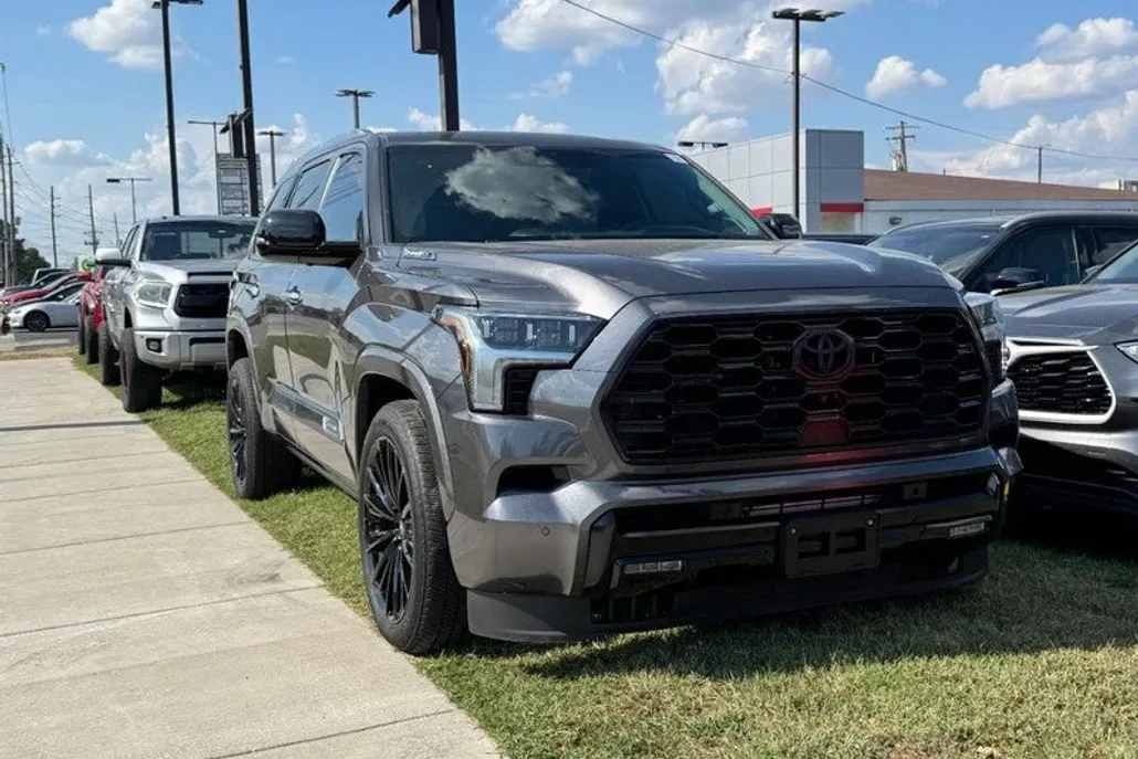 2024 Toyota Sequoia photo 1