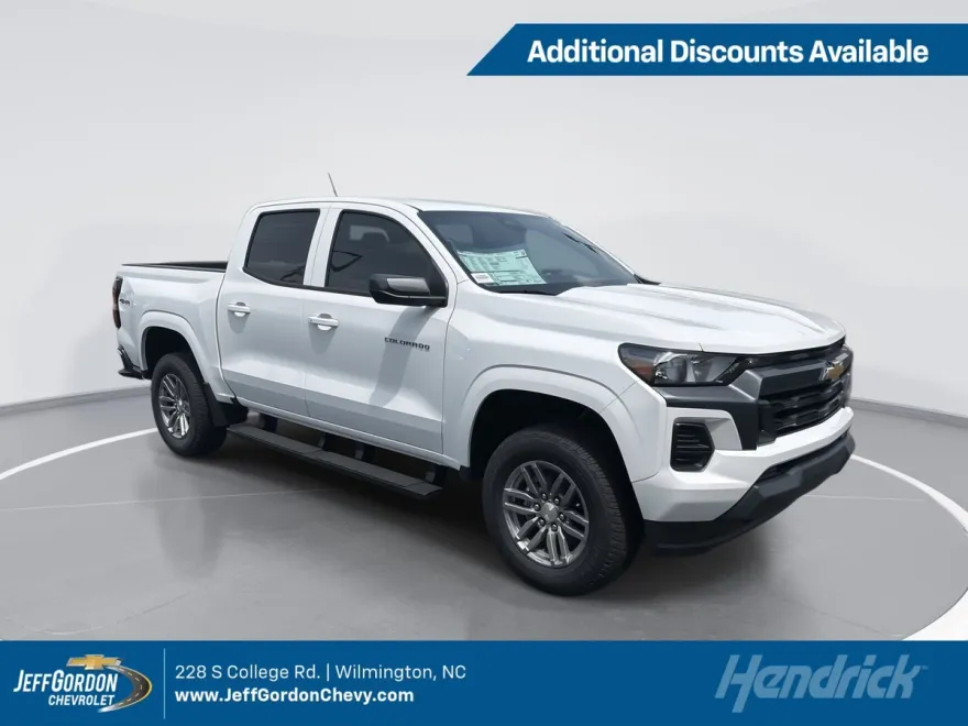 2025 Chevrolet Colorado photo 1