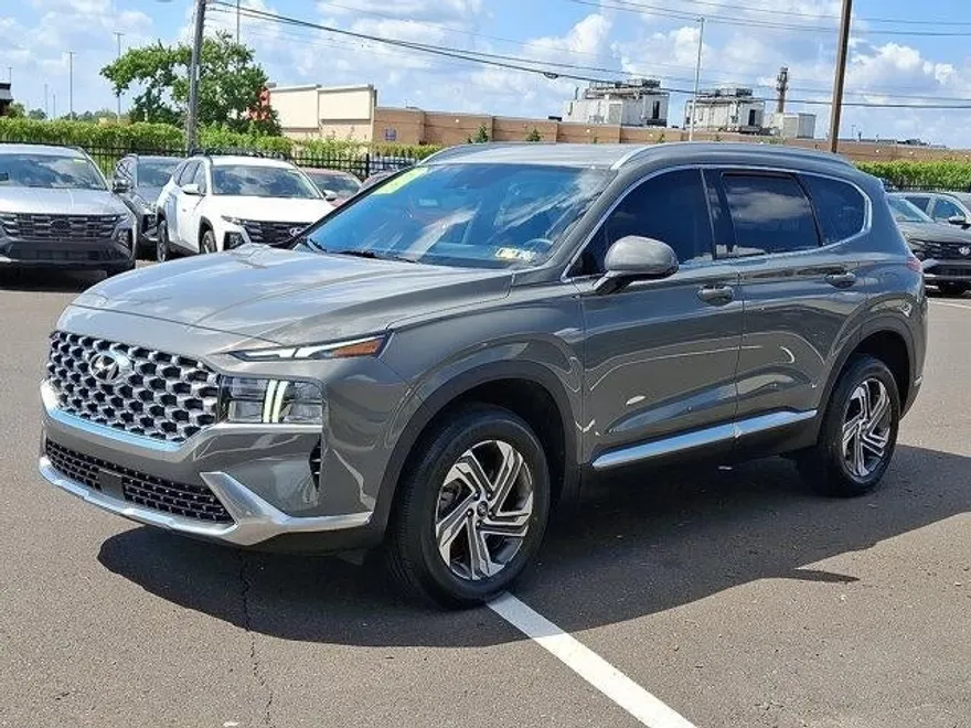 2022 Hyundai Santa Fe SEL photo 1
