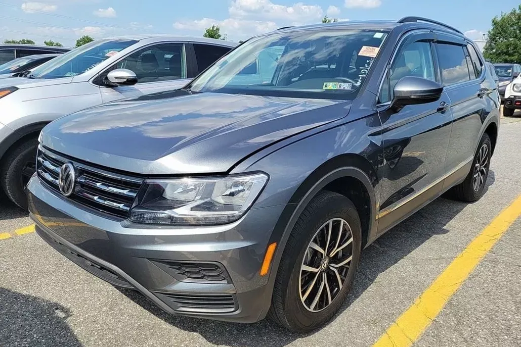 2021 Volkswagen Tiguan SE photo 1