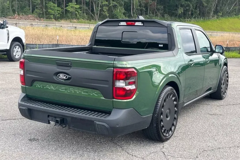 2025 Ford Maverick Lariat photo 1