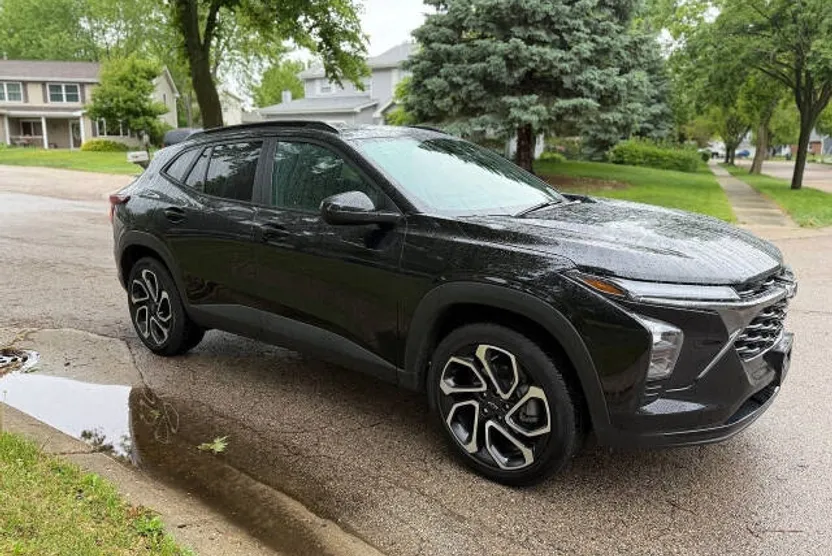 2025 Chevrolet Trax RS photo 1
