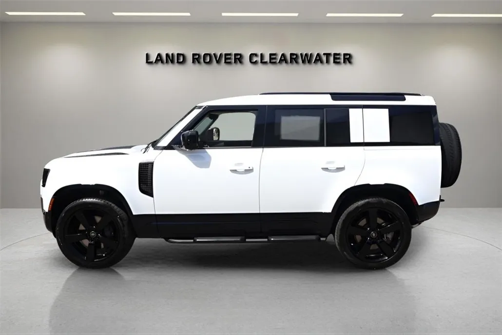 2025 Land Rover Defender 110 X-Dynamic SE photo 1
