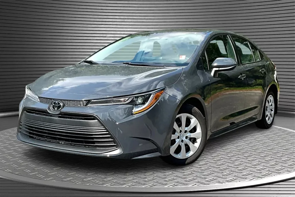 2024 Toyota Corolla LE photo 1