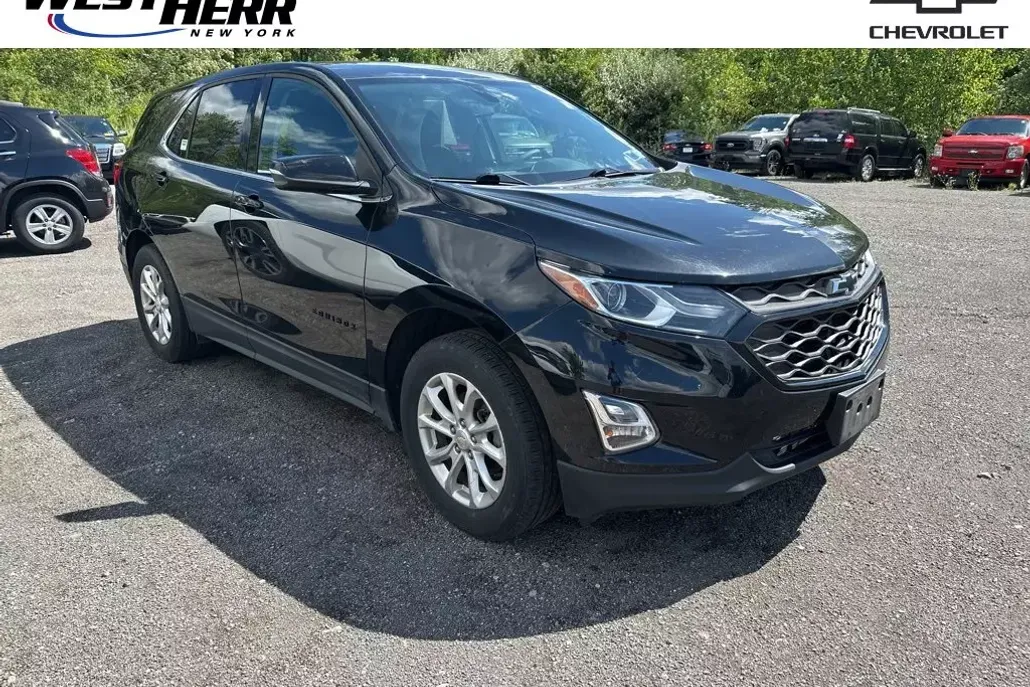 2018 Chevrolet Equinox LT photo 1