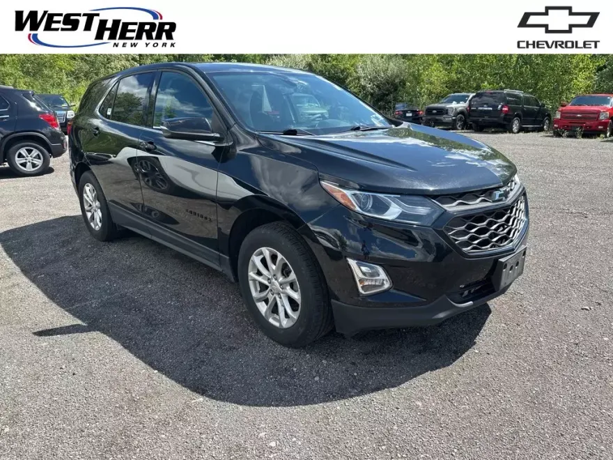 2018 Chevrolet Equinox LT photo 1