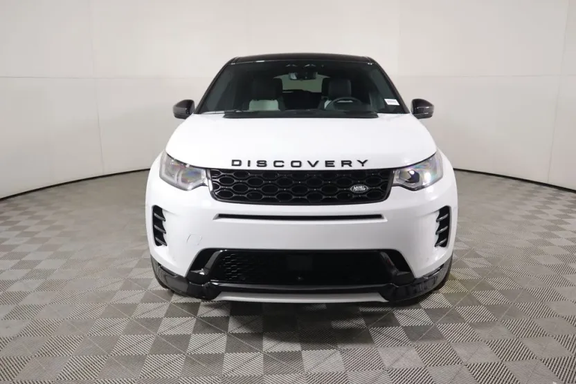 2025 Land Rover Discovery Sport SE photo 1