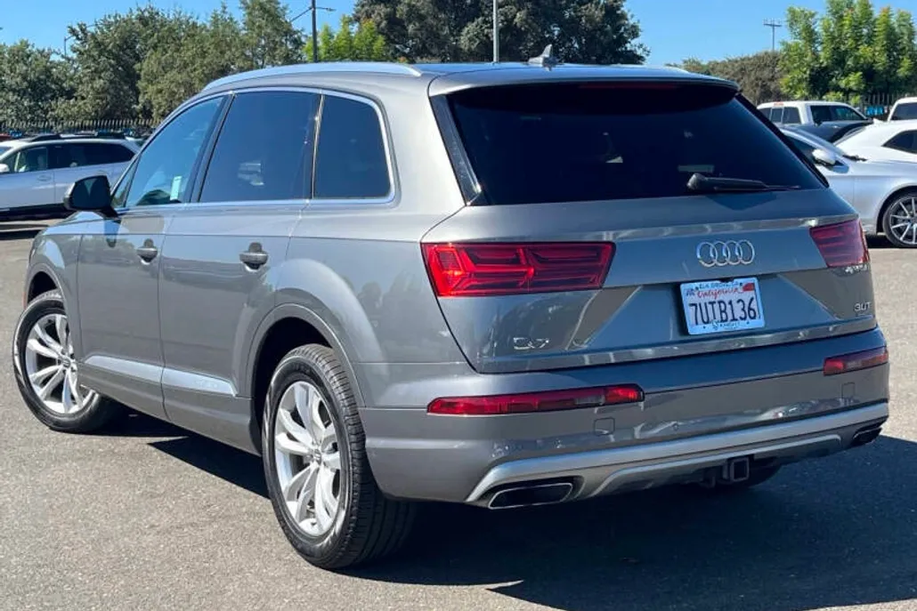 2017 Audi Q7 3.0T Premium Plus photo 1