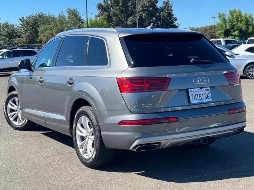2017 Audi Q7 3.0T Premium Plus photo 1