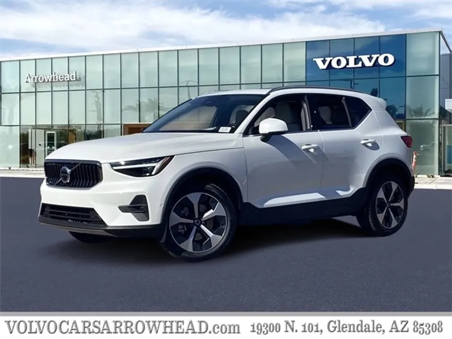 2025 Volvo XC40 Plus photo 1