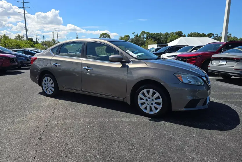 2017 Nissan Sentra SV photo 1