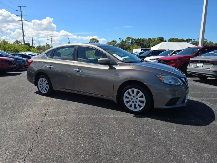 2017 Nissan Sentra SV photo 1
